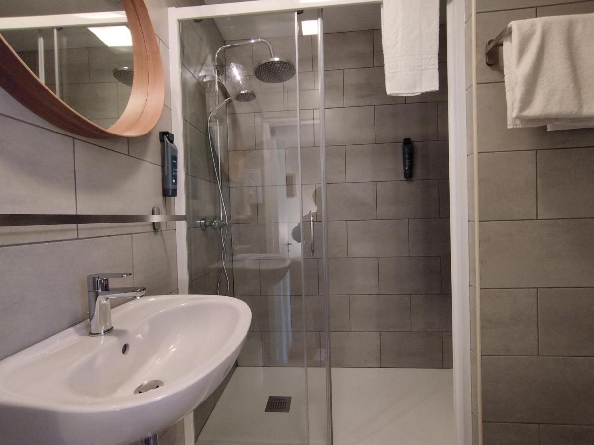 Hotel The Originals Access, Le Canter 2*